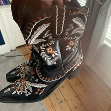 Black embroidered cow boy style ankle boots 41