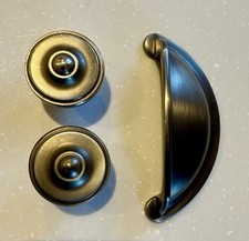 Howdens Kitchen Cabinet Door Knobs - Sold in pairs (combined postage available)