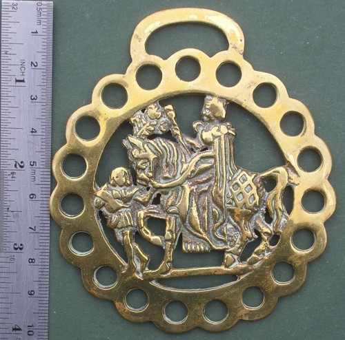 Cast horse brass king - brass:, with