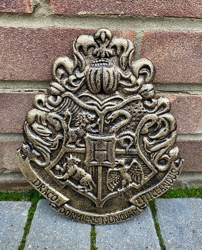 Hogwarts crest wall plaque - crest,