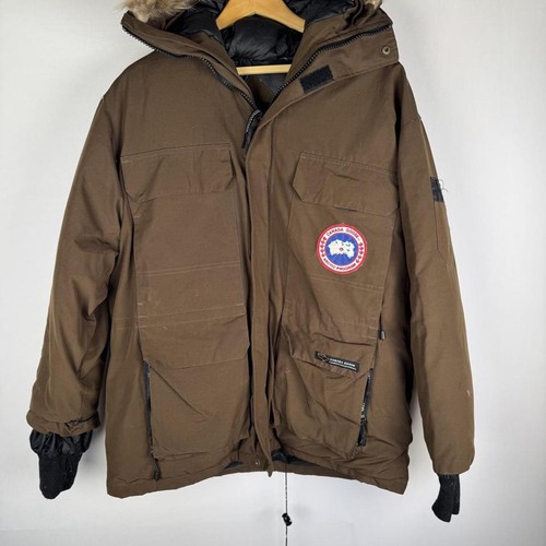 Authentic canada goose - canada,