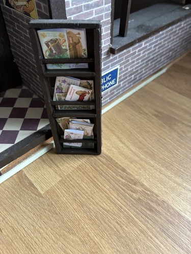 Dolls house card display - 1:12,