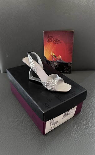 Just the right shoe raine - just,