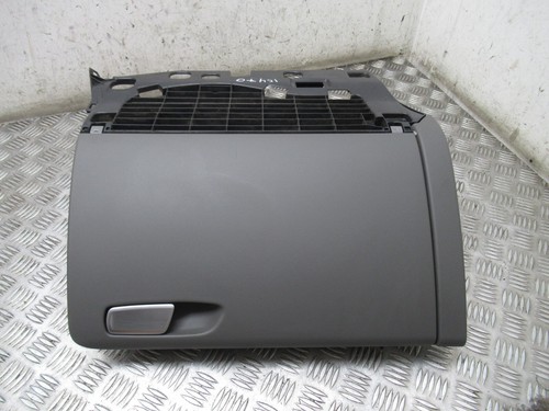 2013 audi glove - b8, box