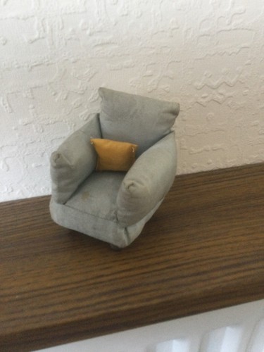 Rare vintage dolls house - rare,
