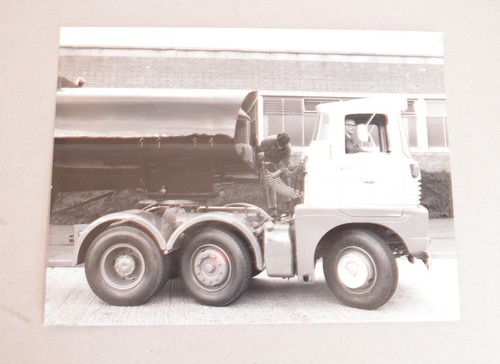 Scammell lorries watford works - watford,