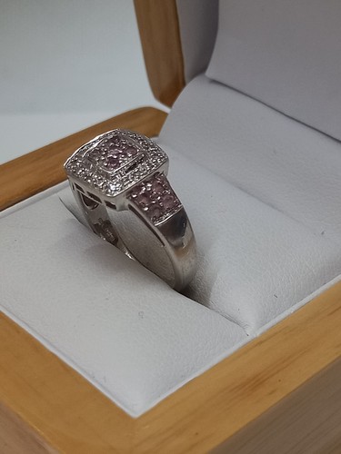 9ct white gold - pink, &