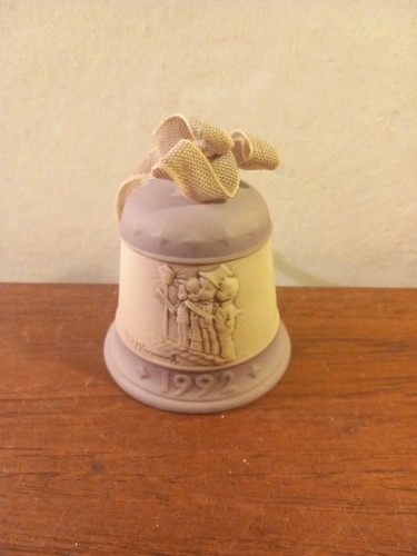 Christmas bell hummel - christmas, annual