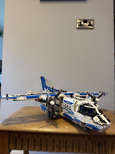 Lego technic cargo - plane, 42025