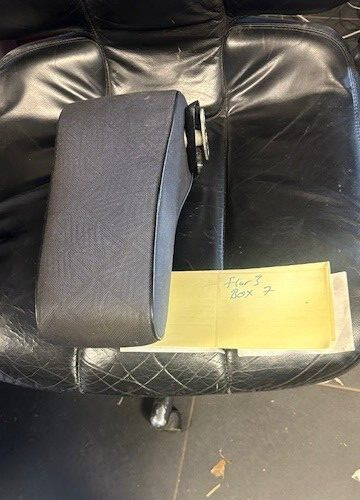 Center armrest mal - center,