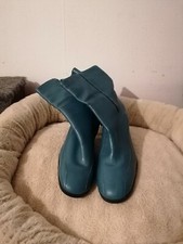 Markon Black Green Block Heel