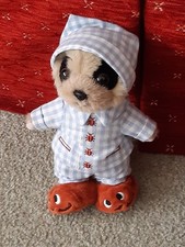 compare the meerkat toy sleepy