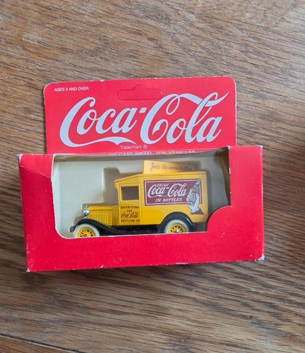 Vintage diecast delivery - diecast, van