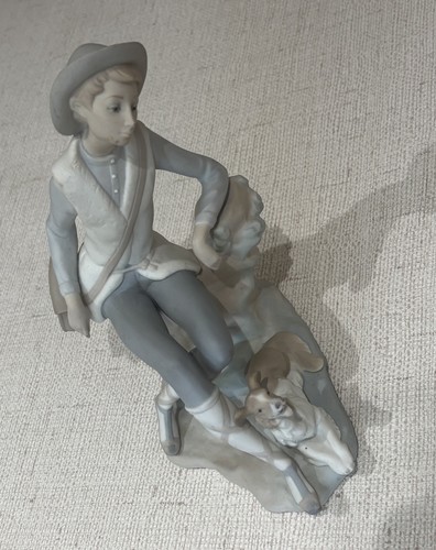 Porcelain figure lladro - porcelain,
