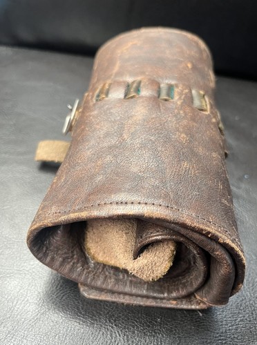 Leather case 12 carpentry - &,