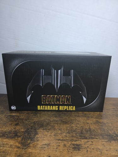 Neca batman batarang replica - batman,