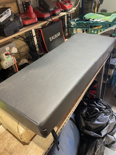 Land rover series rear - land, bench