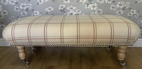 New footstool laura - new,