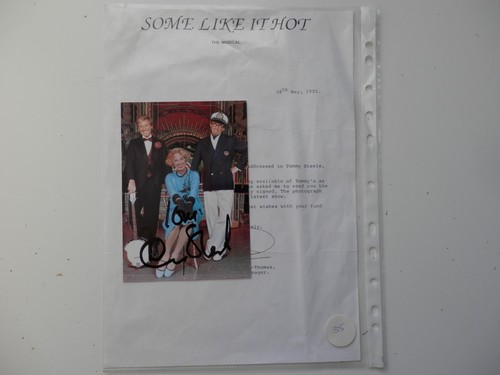 Tommy steele signed photo - tommy,