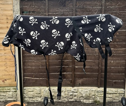 Handmade skull crossbones - handmade,