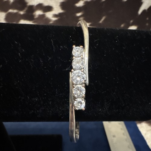 Silver bangle - cz, ch