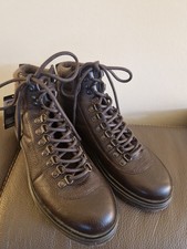 AUTOGRAPH BROWN LEATHER LACE-UP WALKING BOOTS. SIZE 7. NWT 
