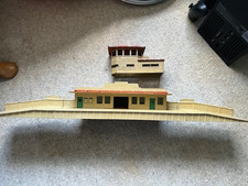 Hornby Dublo Through Station