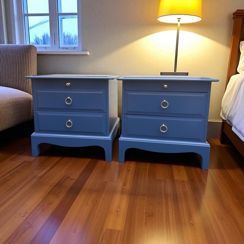 Matching pair stag minstrel - stag,