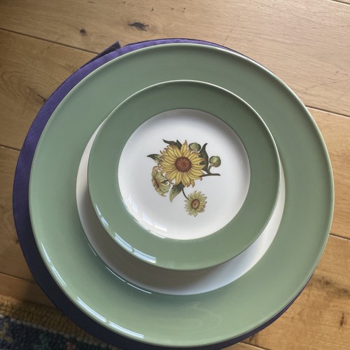 Wedgewood sunflower dinner set - dinner,