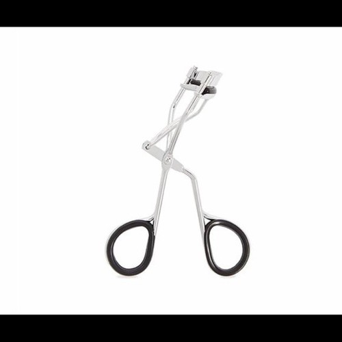 New eyelash curler