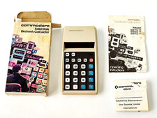 1970' SOLID STATE ELECTRONIC CALCULATOR - COMMODORE 887ND 21402 BOXED & COMPLETE