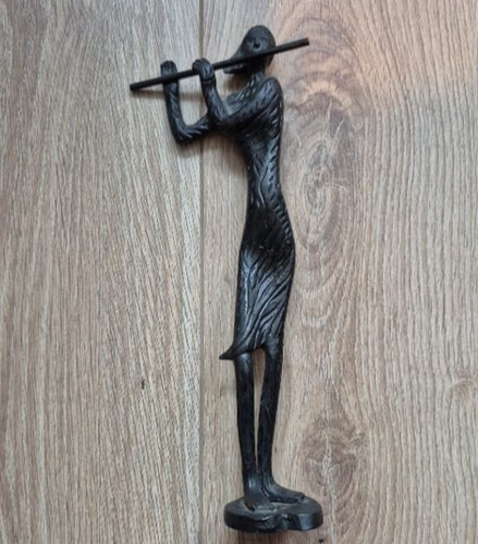 Cast bronze figure woman - cast,