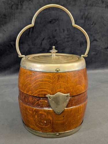 Vintage wooden barrel biscuit - vintage,