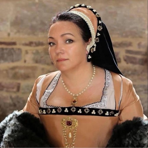 Tudor dreams wolf - tudor, hall