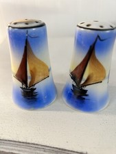 SET OF SALT AND PEPPER Shakers