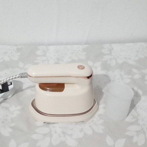 Handheld corded steam iron - steam,