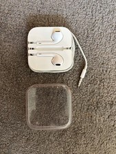 Original Apple Earpods (3.5mm Headphone plug)