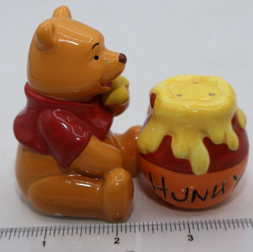 Disney winnie the pooh and - winnie,