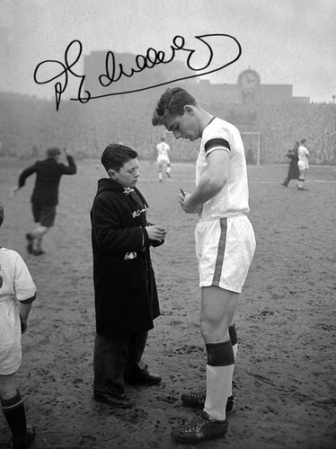 Duncan edwards busby babe - edwards,