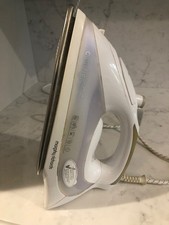 Morphy Richards steam iron works perfectly selling for spares/to use/recondition