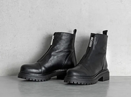 Russell bromley conquest - &,