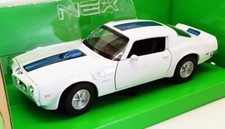 Welly 1/24-27 Scale 24075W - 1972 Pontiac Firebird Trans Am - White/Blue