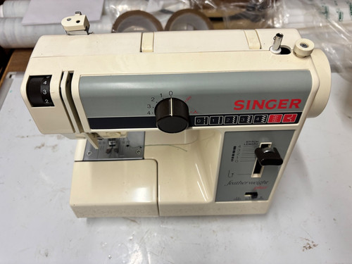 Singer featherweight plus