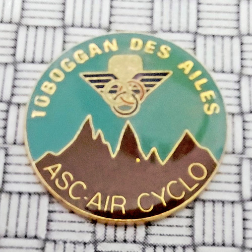 Vintage toboggan des - des, ailes