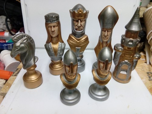 King arthur chess set molds