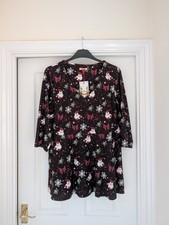 BNWT Joe Browns Ladies Black Multicoloured Santa and Miseltoe Tunic Top Size 20.