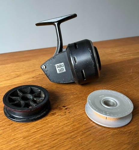 Abu 501 closed face reel - reel, plus