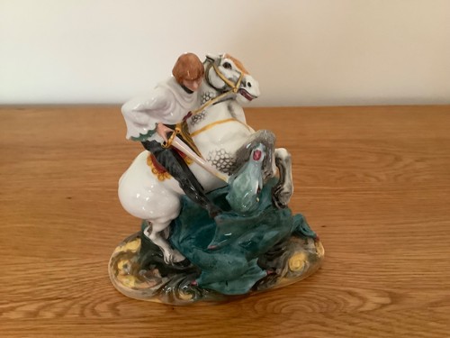 Royal doulton figurine st - figurine,, "st