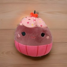SQUISHMALLOWS 7.5" LOVE HEART