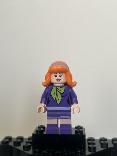 Lego scooby doo daphne blake - scooby,
